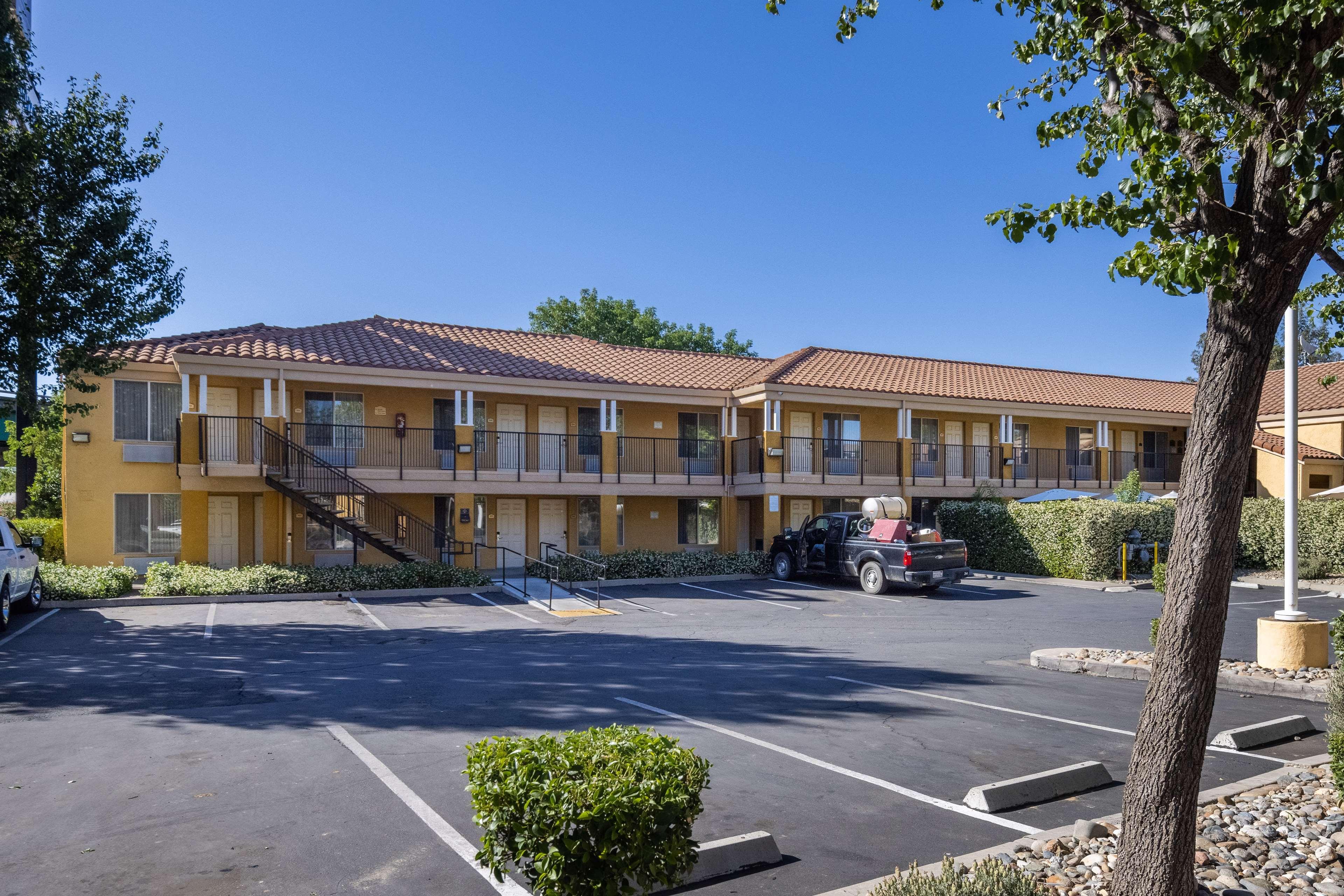 Best Western Plus Dixon Davis Exteriér fotografie