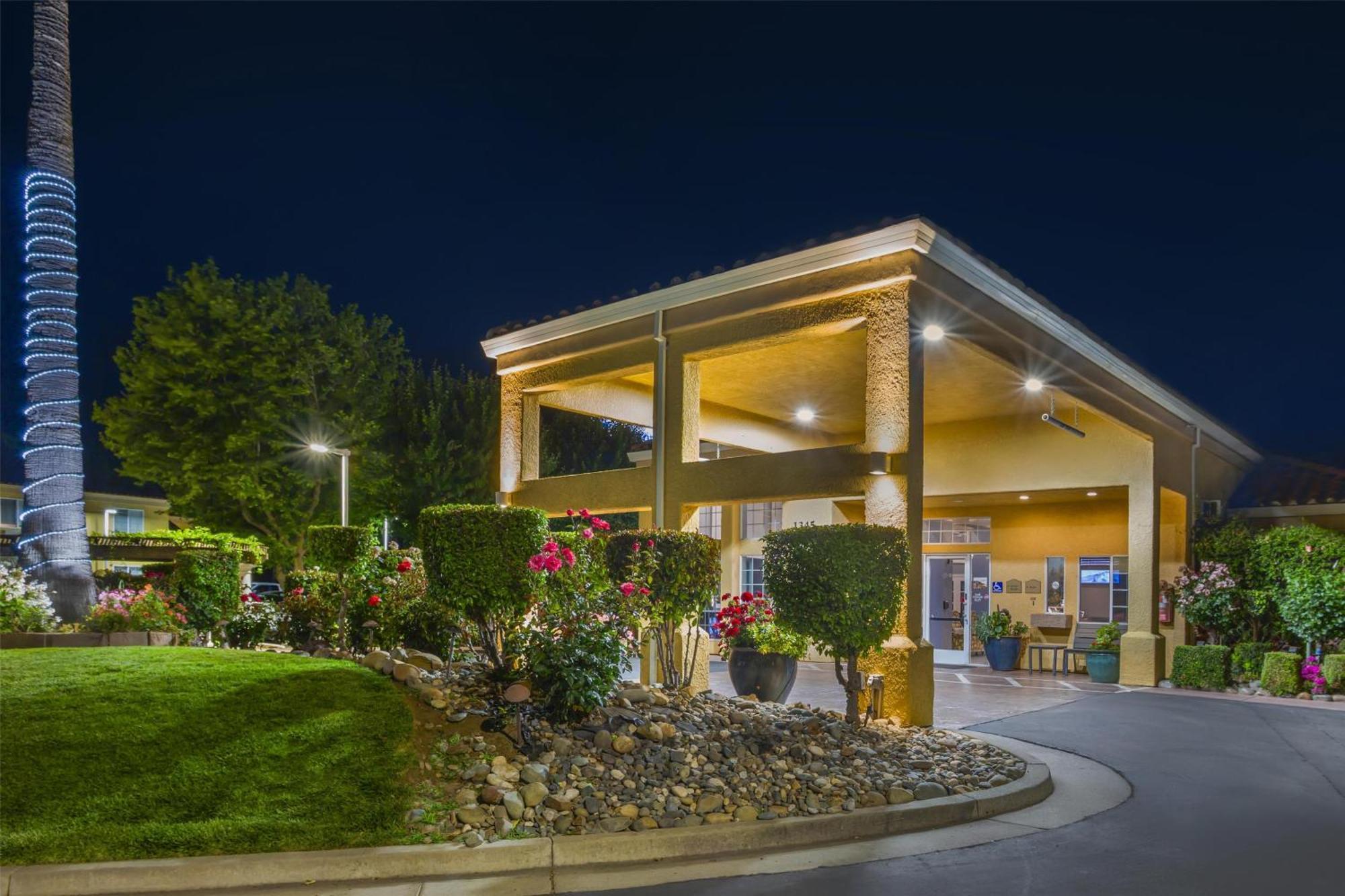 Best Western Plus Dixon Davis Exteriér fotografie